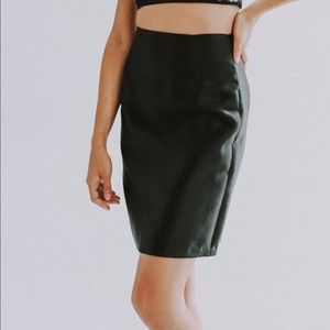 Black silk pencil skirt Size 2 NWT
